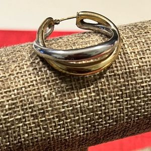 PRE-LOVED AUTHENTIC GENUINE 14K WHITE & YELLOW GOLD ONE (1) EARRING.